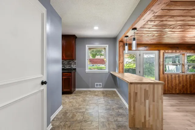 $342,900 | 6602 36th Avenue North, Crystal, MN 55427