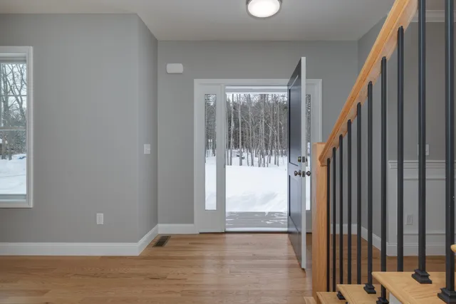 $999,900 | 821 Cross Country Road, Pembroke, NH 03275