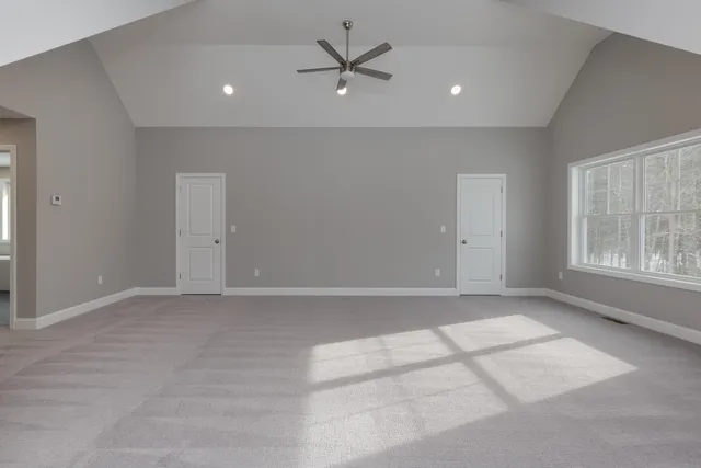 $999,900 | 821 Cross Country Road, Pembroke, NH 03275