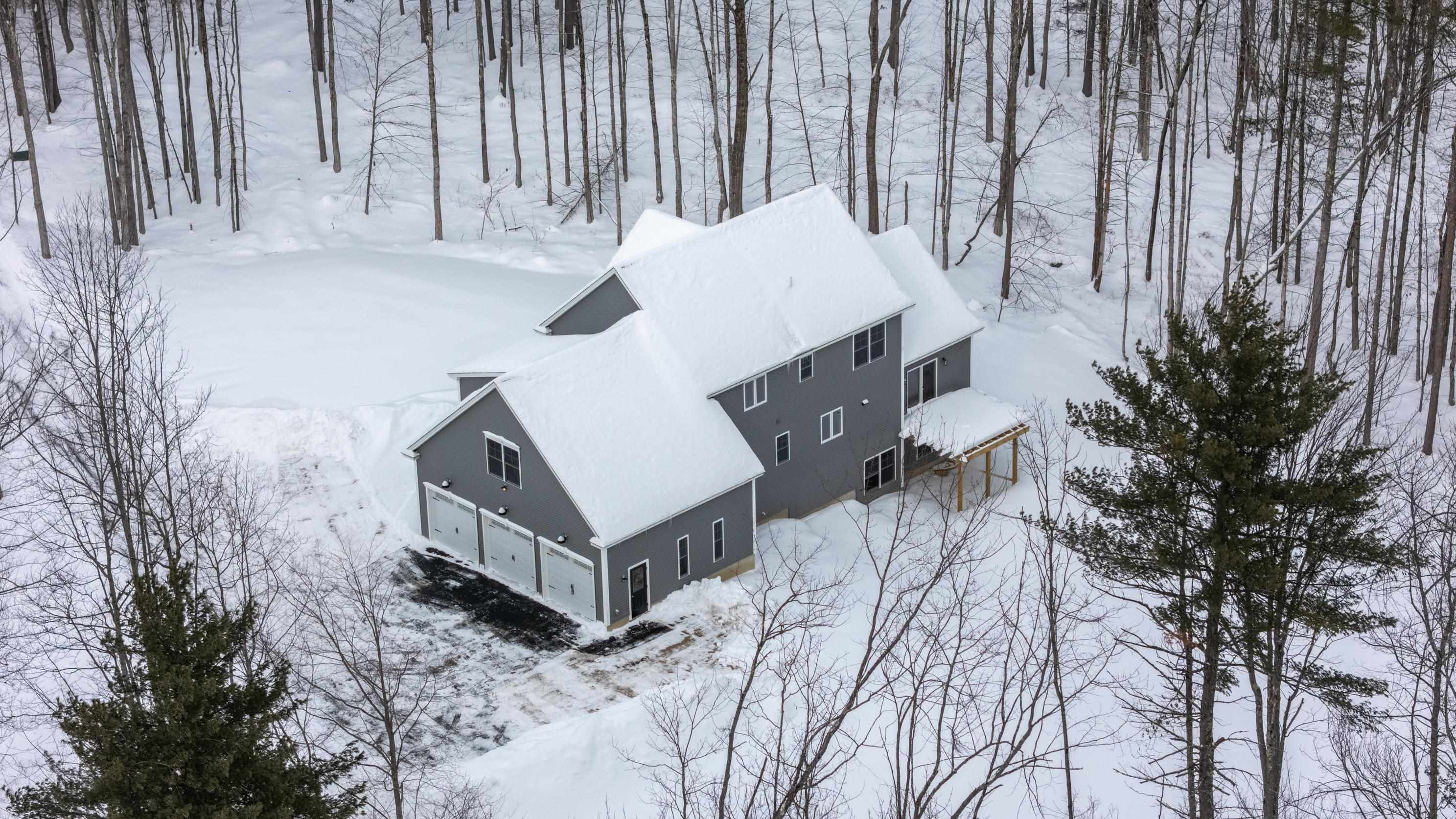 821 Cross Country Road Pembroke, NH 03275 - Photo 3 of 36