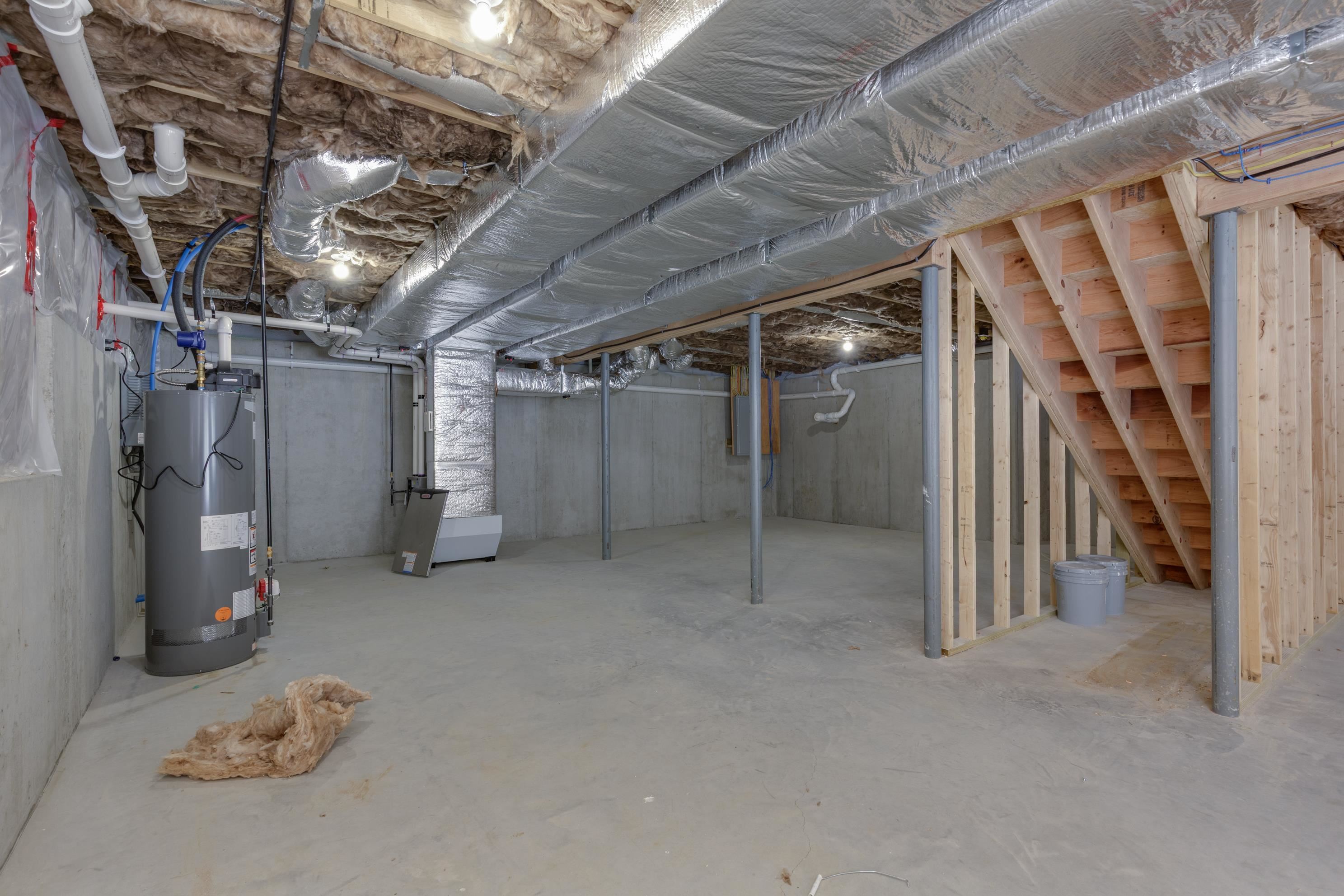 821 Cross Country Road Pembroke, NH 03275 - Photo 32 of 36