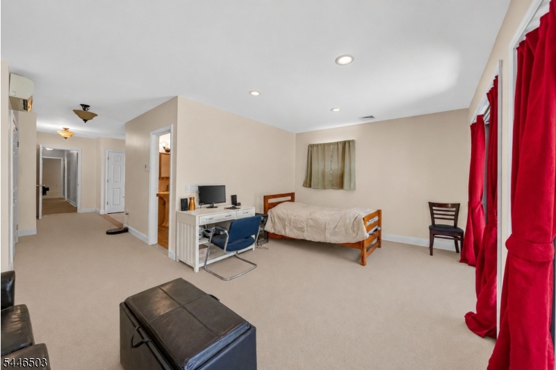 14 Waughaw Road Montville, NJ 07082 - Photo 20 of 50 Gallery Image 20