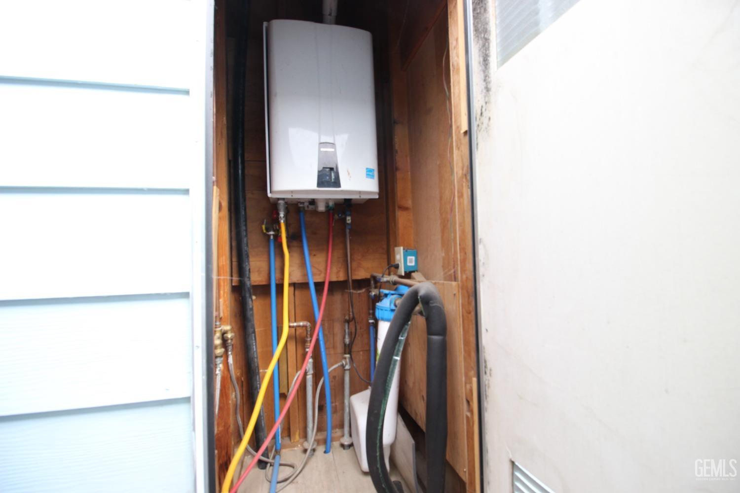 Undisclosed Address Dinuba, CA 93618 - Photo 16 of 27