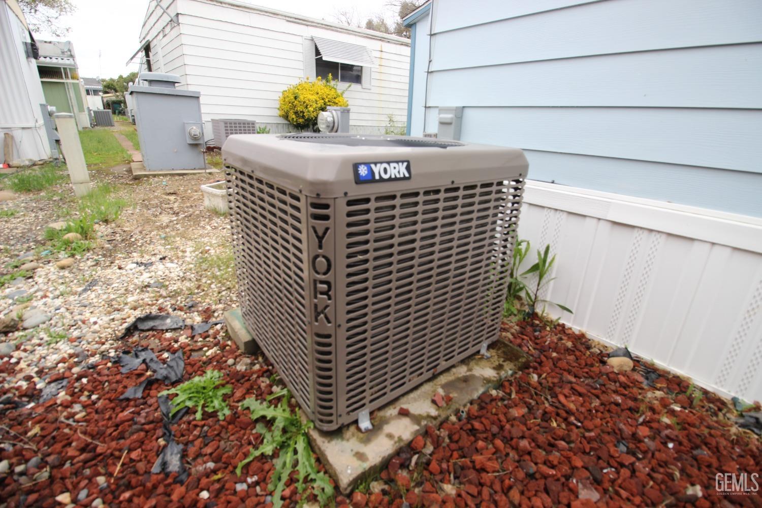 Undisclosed Address Dinuba, CA 93618 - Photo 20 of 27