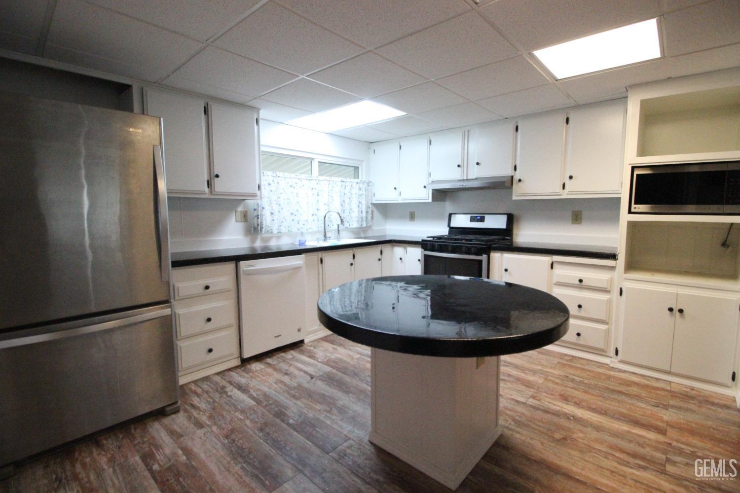 Undisclosed Address Dinuba, CA 93618 - Photo 2 of 27