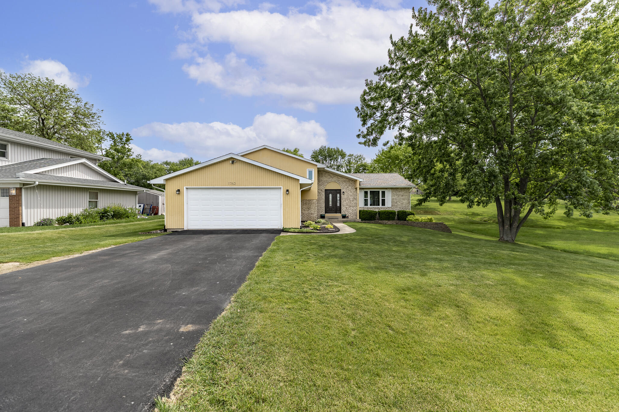 1762 Broadacre Road Crown Point, IN 46307 - Photo 1 of 63 2054x1369