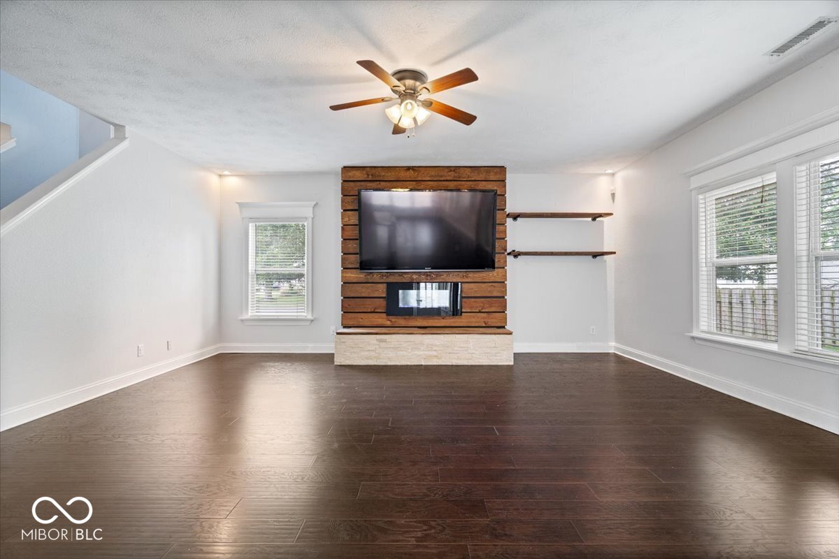 10375 Delphi Court Fishers, IN 46038 - Photo 13 of 48