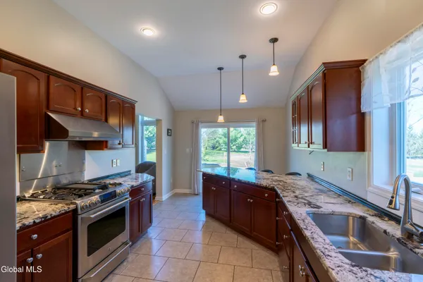 $569,000 | 11 Mallard Cove, Malta, NY 12019