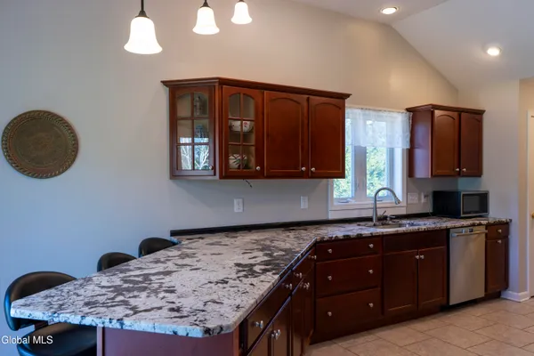 $569,000 | 11 Mallard Cove, Malta, NY 12019