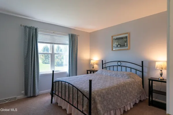 $569,000 | 11 Mallard Cove, Malta, NY 12019