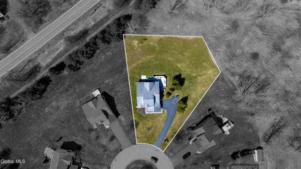 $569,000 | 11 Mallard Cove, Malta, NY 12019