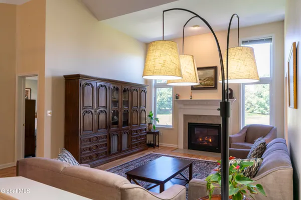 $569,000 | 11 Mallard Cove, Malta, NY 12019