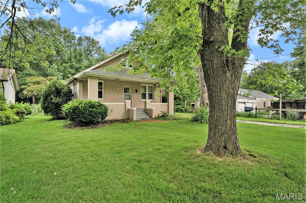 11714 Larimore Road St. Louis, MO 63138 - Photo 3 of 17