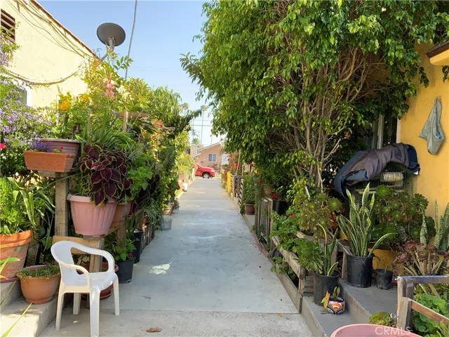 $929,000 | 323 Ross Place, Wilmington, CA 90744