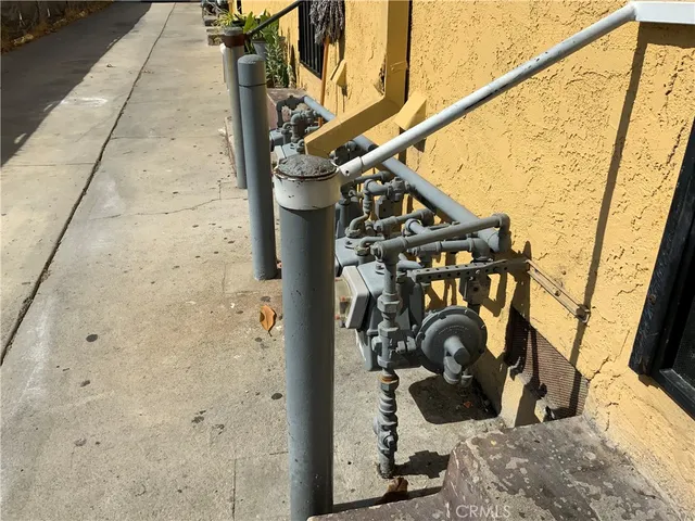 $929,000 | 323 Ross Place, Wilmington, CA 90744