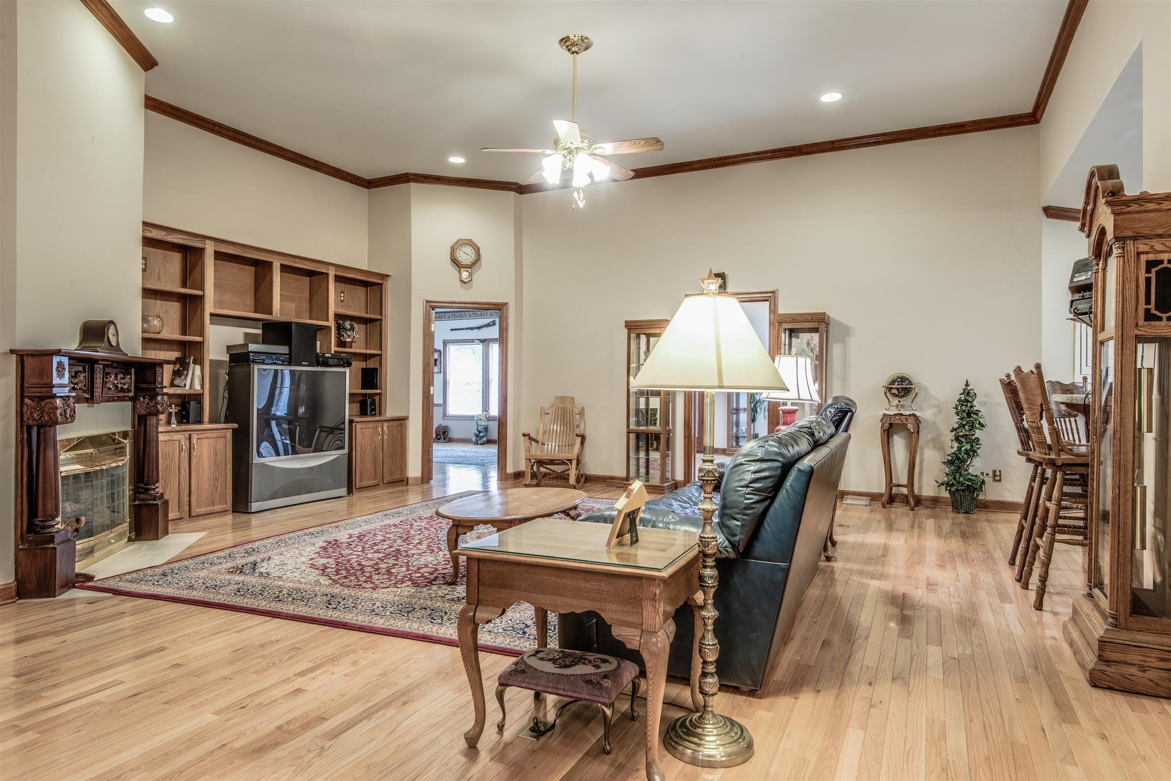 Enjoy your evenings in your family room off of the foyer and breakfast/kitchen great for entertaining