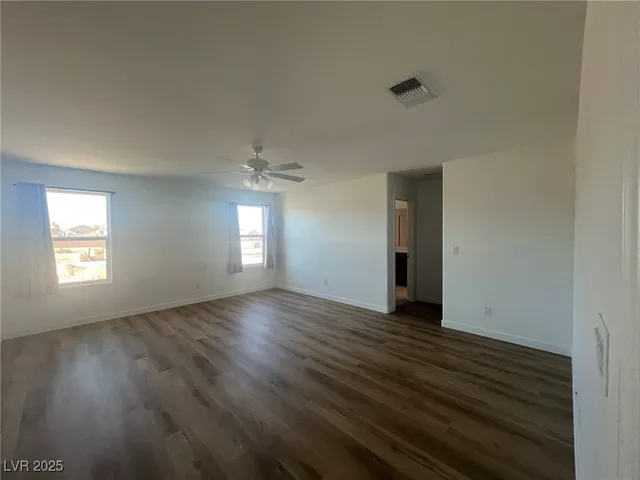 $2,250 | 6035 Coja Street, Las Vegas, NV 89113