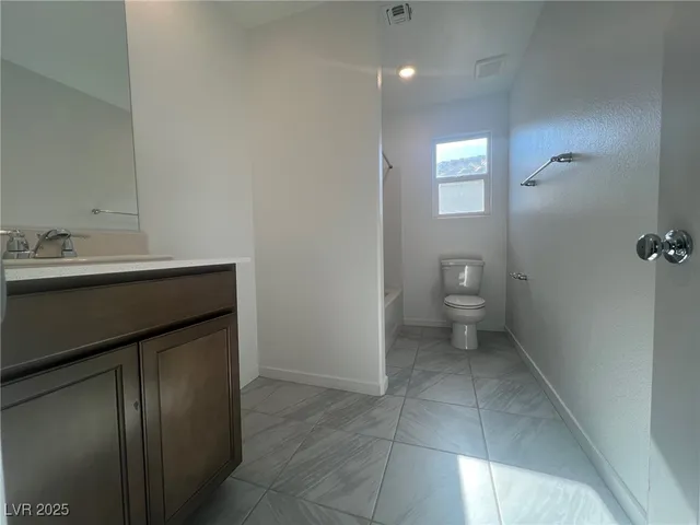 $2,250 | 6035 Coja Street, Las Vegas, NV 89113