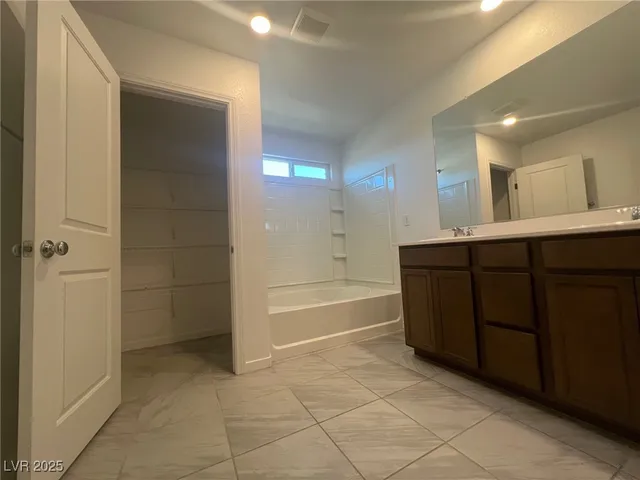 $2,250 | 6035 Coja Street, Las Vegas, NV 89113