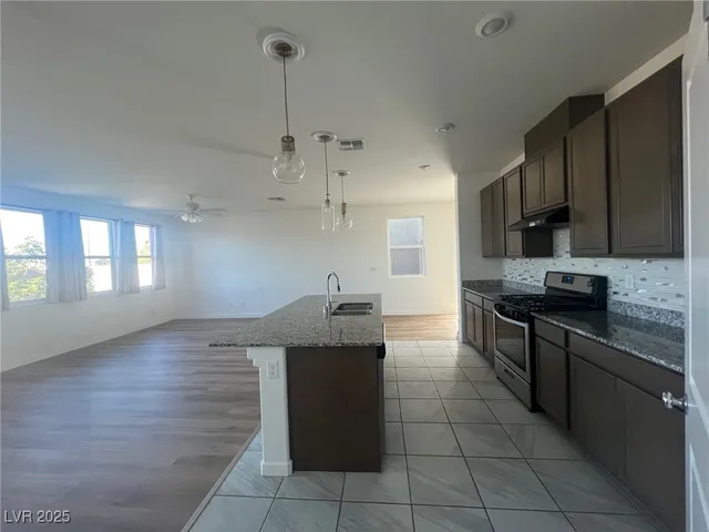 $2,250 | 6035 Coja Street, Las Vegas, NV 89113