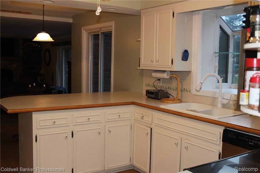 8141 Reese Road Clarkston, MI 48348 - Photo 9 of 26 IMG_1861.JPG