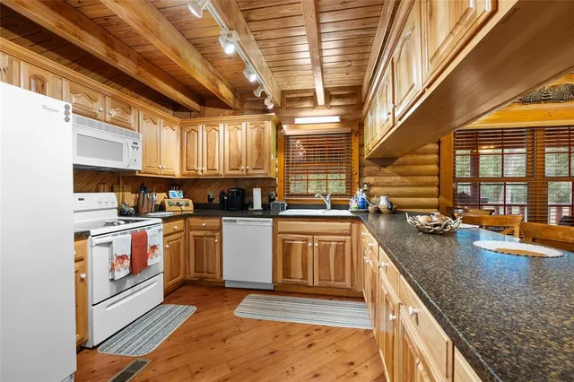 $875,000 | 306 Northeast Castagna Lane, Mayo, FL 32066