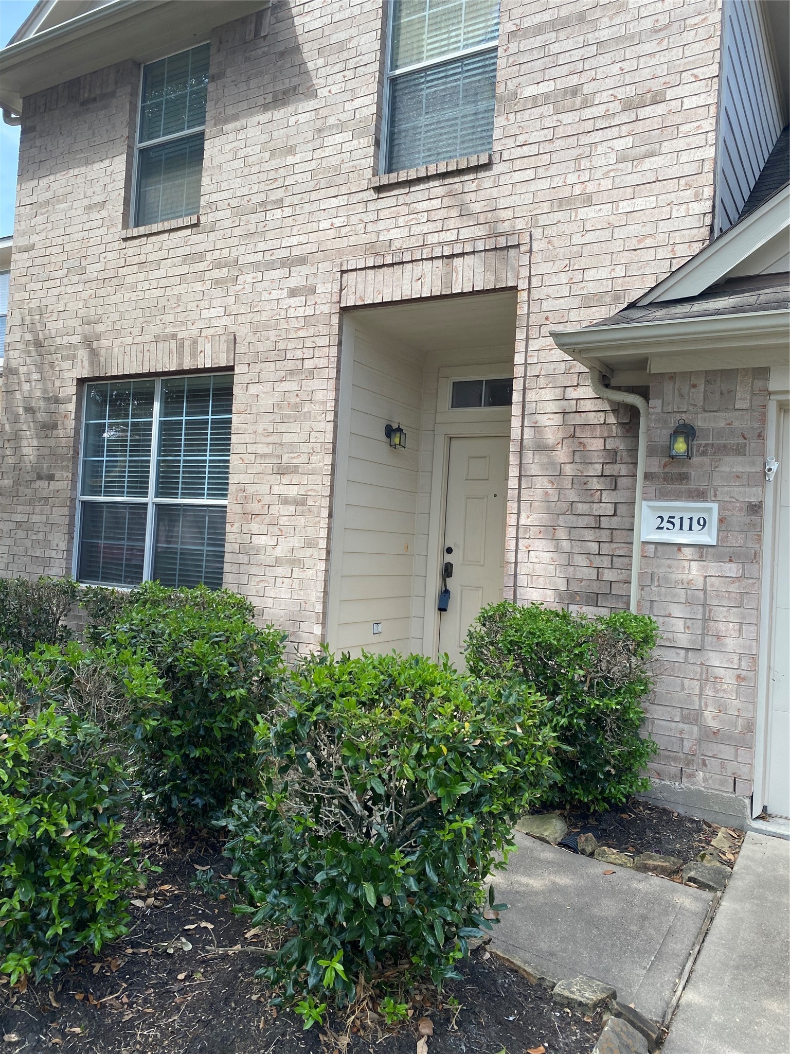25119 Hazel Ranch Drive Katy, TX 77494 - Photo 2 of 18 Welcome home to
25119 Hazel Ranch