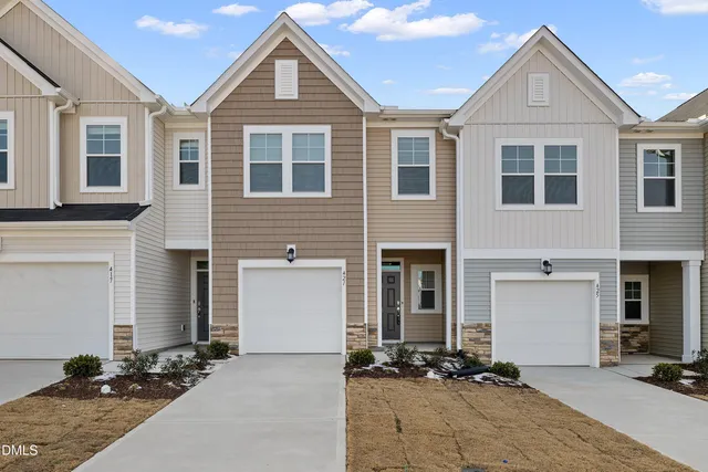 $1,650 | 421 Venetian Drive, Sanford, NC 27330