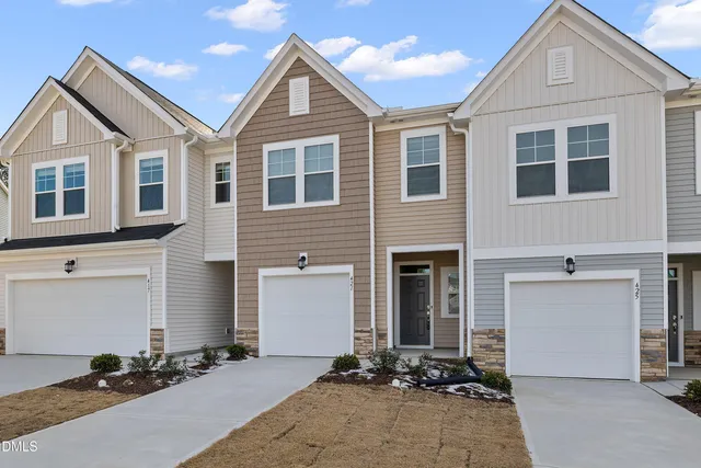 $1,650 | 421 Venetian Drive, Sanford, NC 27330