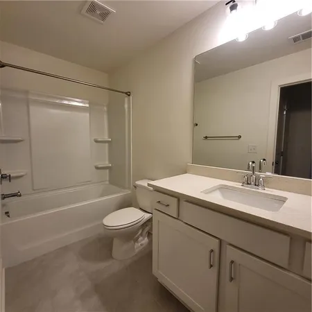 $1,950 | 221 Auburn Vly Way, Auburn, GA 30011