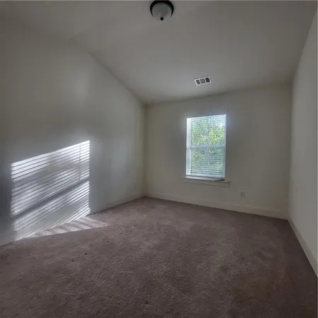 $1,950 | 221 Auburn Vly Way, Auburn, GA 30011