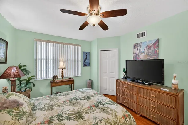 $359,900 | 1200 Country Club Drive, Unit 4405, Largo, FL 33771