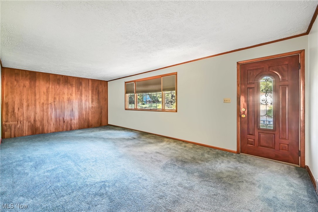 1808 Depot Road Salem, OH 44460 - Photo 10 of 50 Front entry to the living room