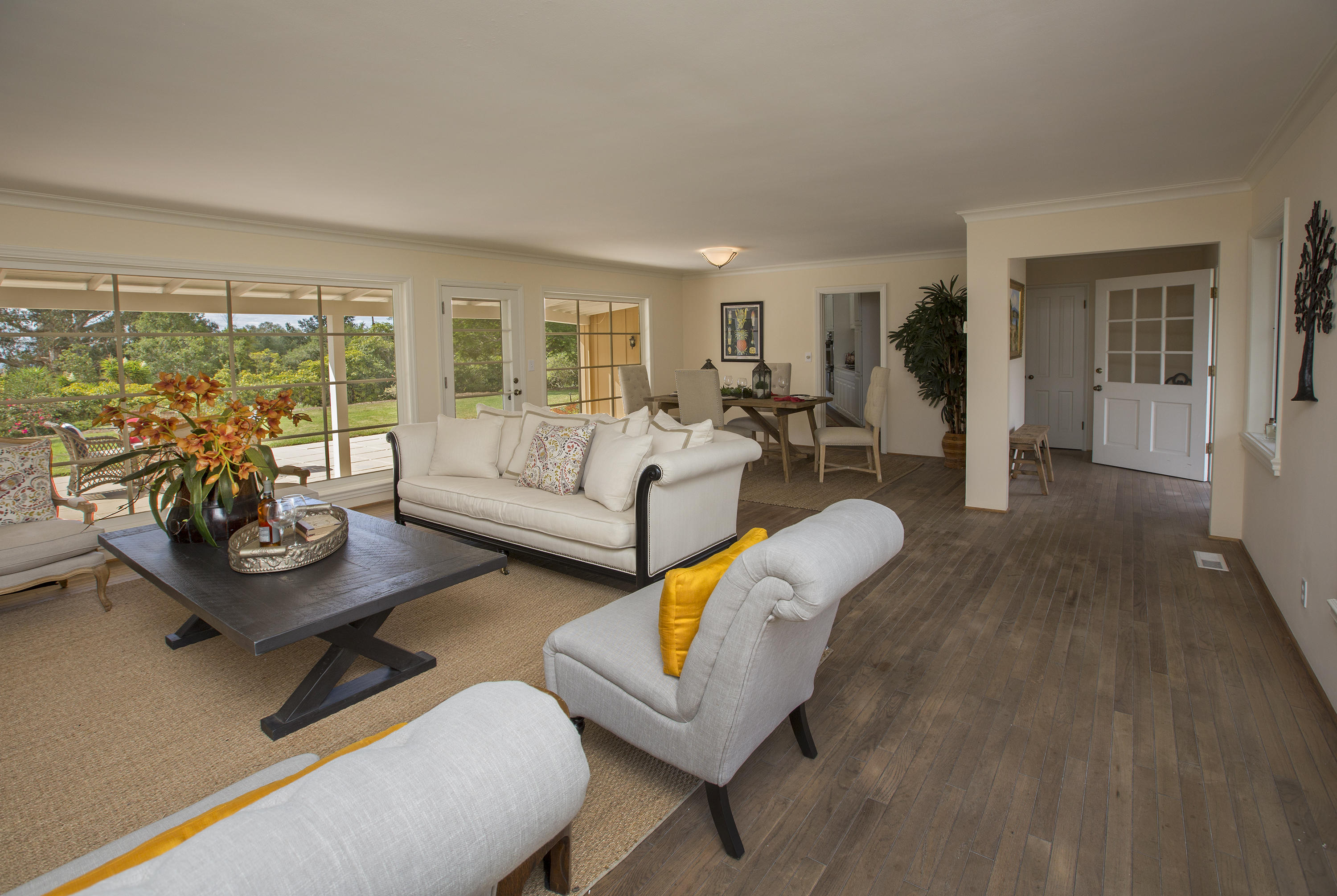 845 Summit Road Santa Barbara, CA 93108 - Photo 4 of 18 living room