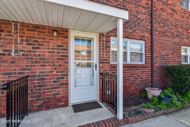 $1,900 | 12 A Laurel Place, Eatontown, NJ 07724