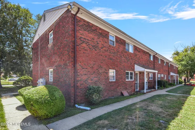 $1,900 | 12 A Laurel Place, Eatontown, NJ 07724