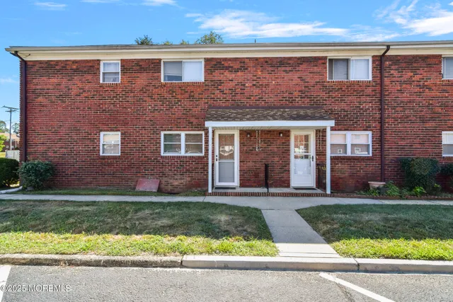 $1,900 | 12 A Laurel Place, Eatontown, NJ 07724