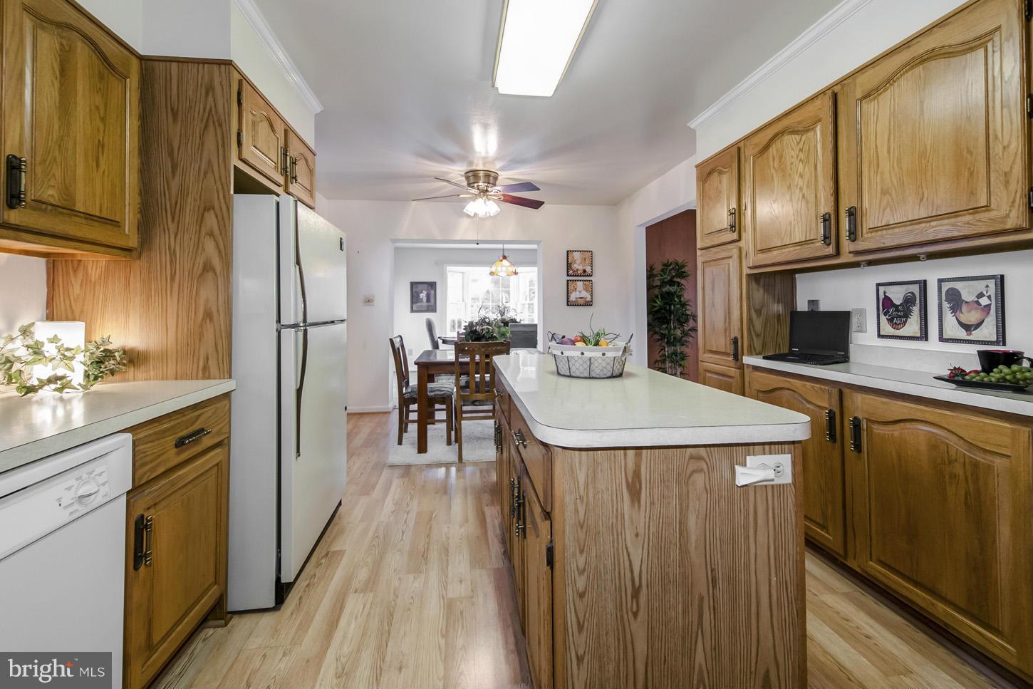 8620 Victoria Road Springfield, VA 22151 - Photo 10 of 29 Kitchen