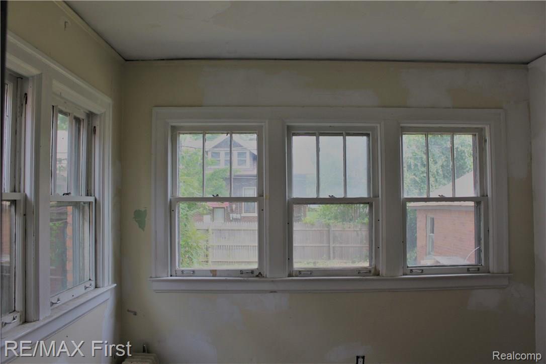 914 Alter Road Detroit, MI 48215 - Photo 13 of 17 IIBedroom.jpg