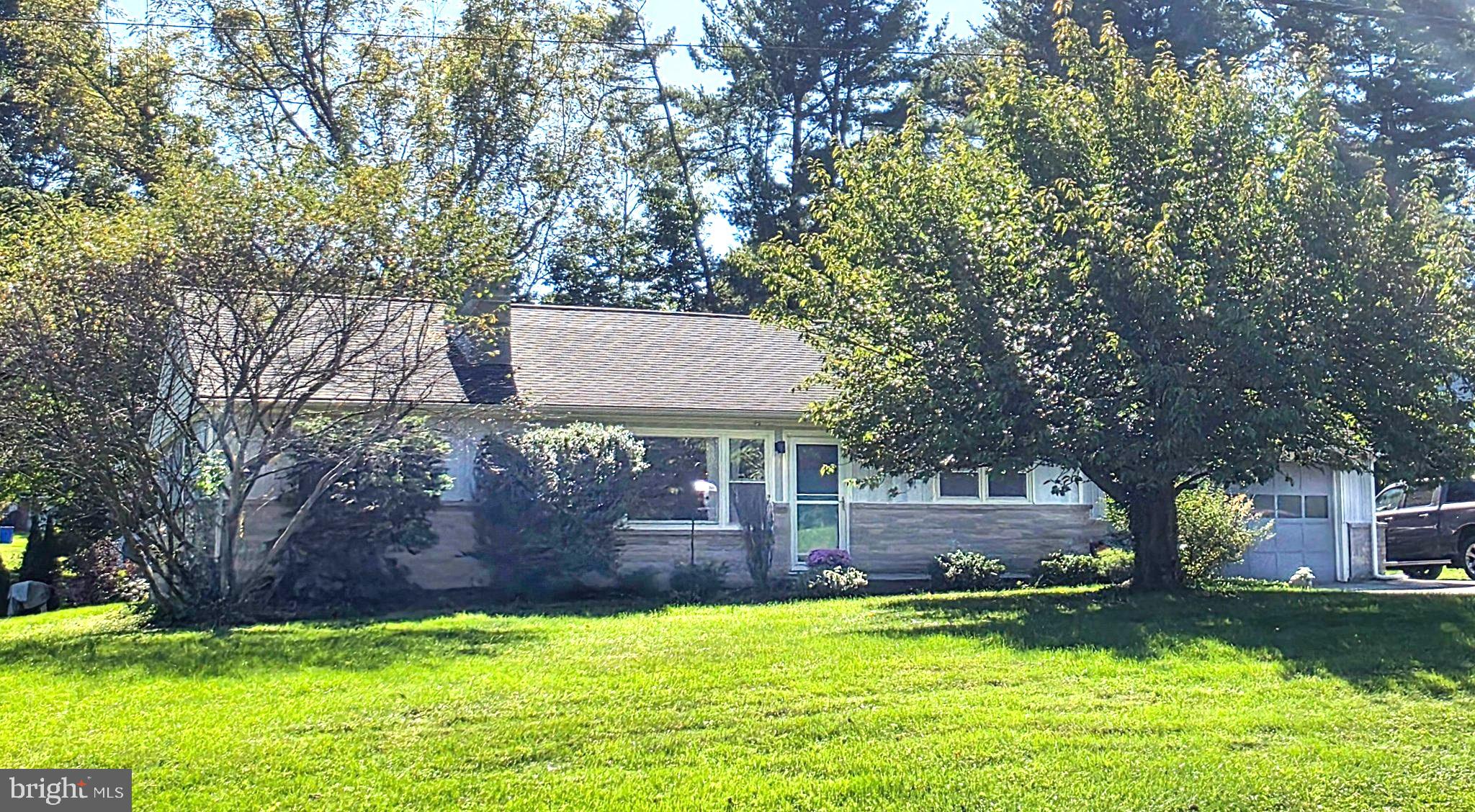 4090 Old Orchard Road York, PA 17402 - Photo 1 of 5 Welcome home!
