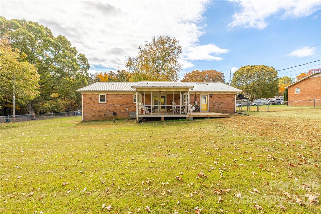 1609 Sandy Park Road Lincolnton, NC 28092 - Photo 28 of 41 Gallery Image 28