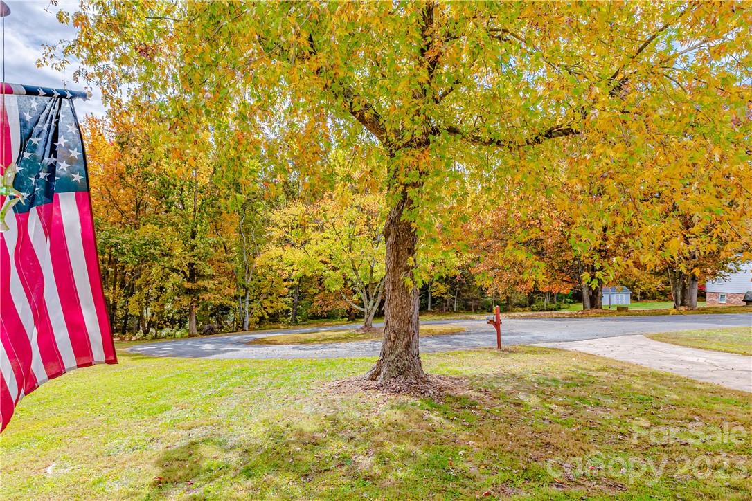 1609 Sandy Park Road Lincolnton, NC 28092 - Photo 9 of 41 Gallery Image 9