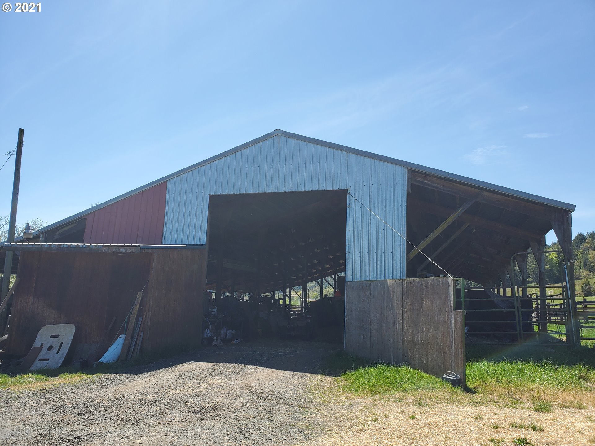 4189 Upper Olalla Road Winston, OR 97496 - Photo 12 of 32 a backyard of a house