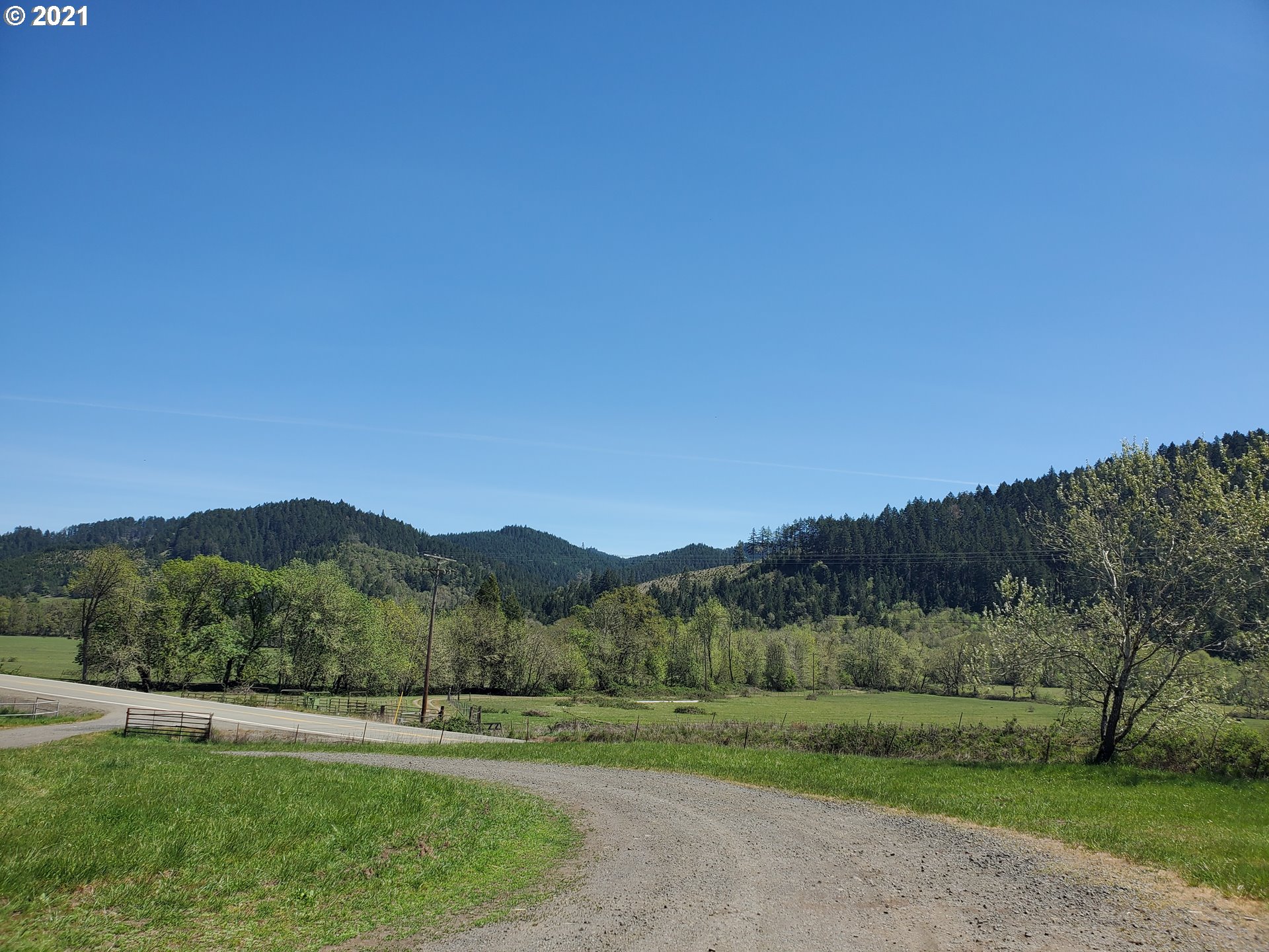 4189 Upper Olalla Road Winston, OR 97496 - Photo 17 of 32 a view of outdoor space and mountain view