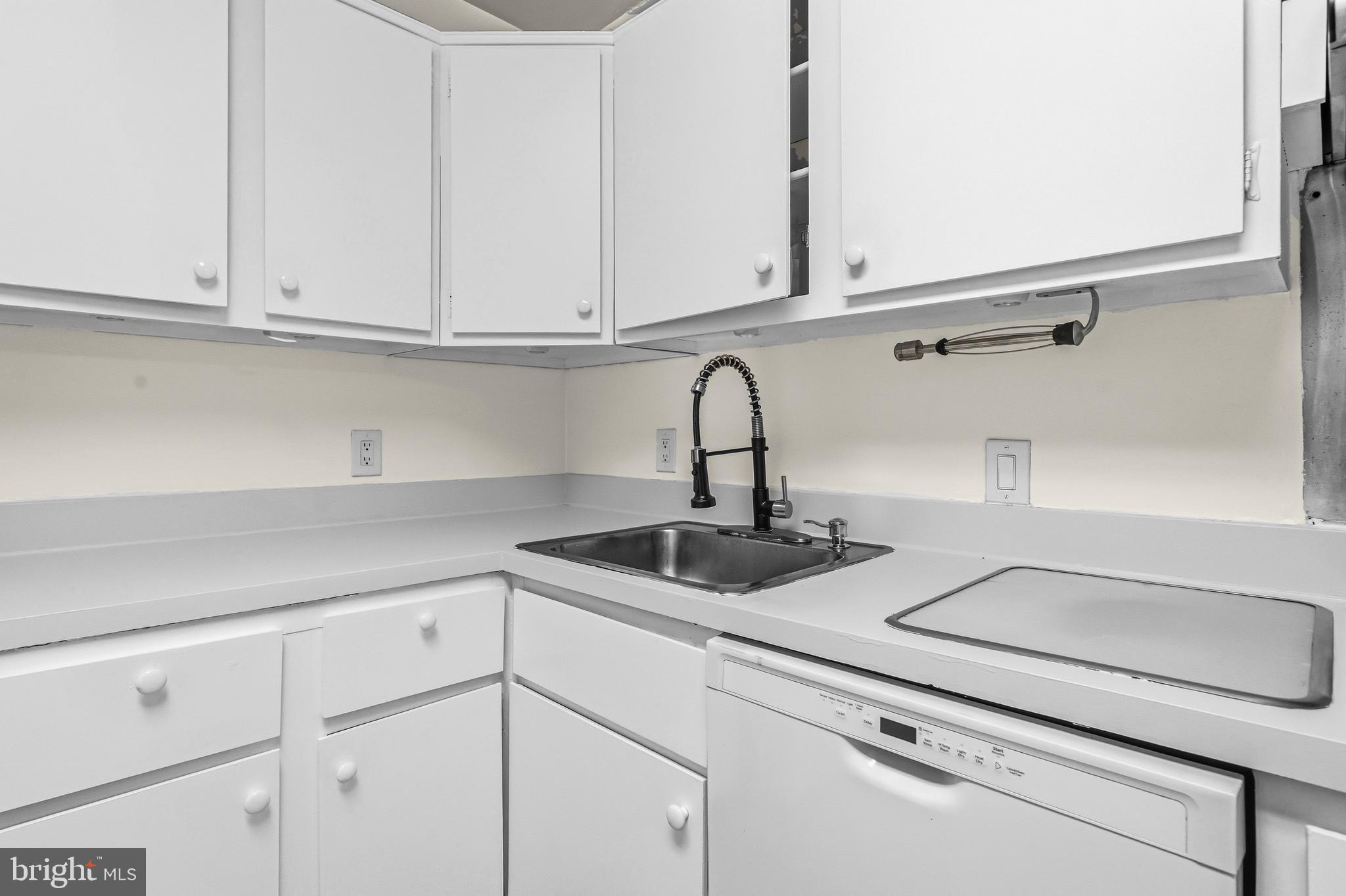 5101 River Road, Unit 1103 Bethesda, MD 20816 - Photo 28 of 54