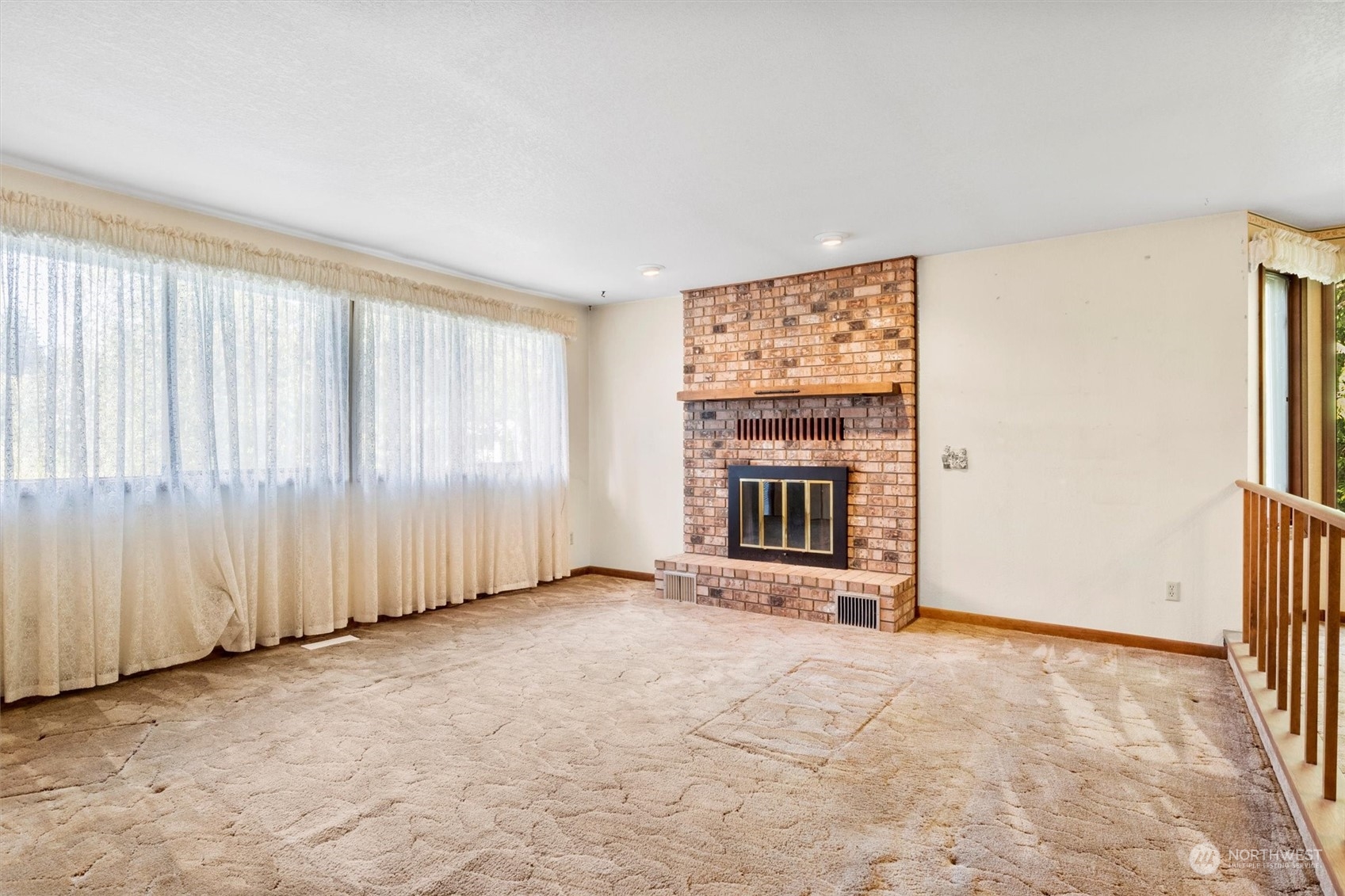5570 Starry Road Bellingham, WA 98226 - Photo 5 of 34 an empty room with windows