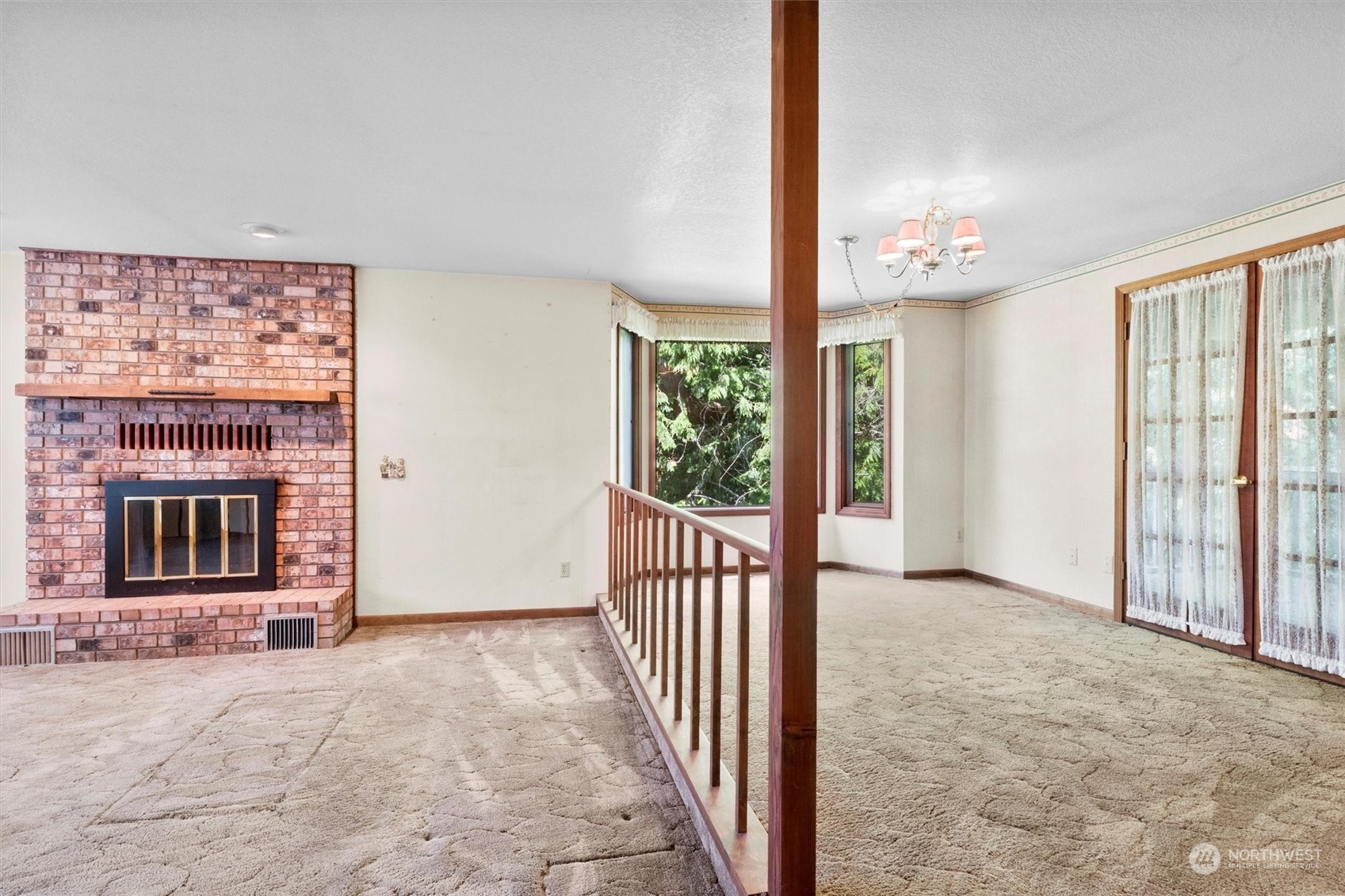 5570 Starry Road Bellingham, WA 98226 - Photo 6 of 34 an entryway at livingroom with furniture