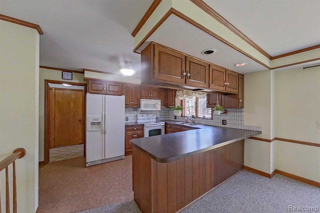 2124 Hadley Road Lapeer, MI 48446 - Photo 16 of 49