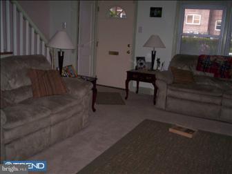 1300 Rodman Road Wilmington, DE 19805 - Photo 2 of 3 Living Room