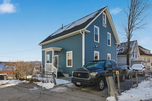 $390,000 | 5 Ripley Place, Worcester, MA 01610